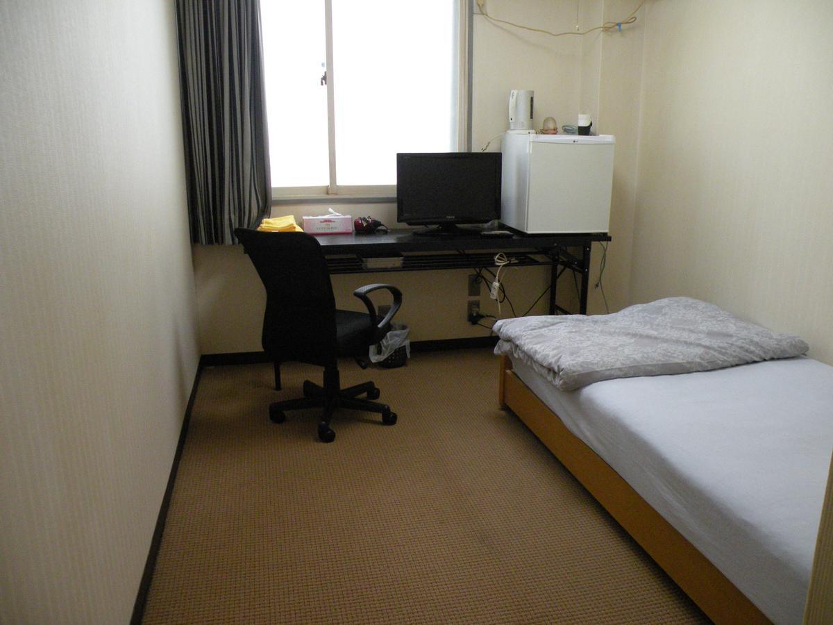 Business Hotel Minshuku Minato Токусіма Екстер'єр фото