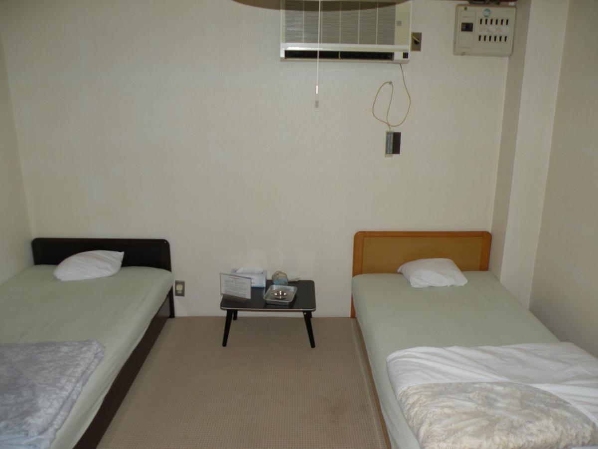 Business Hotel Minshuku Minato Токусіма Екстер'єр фото