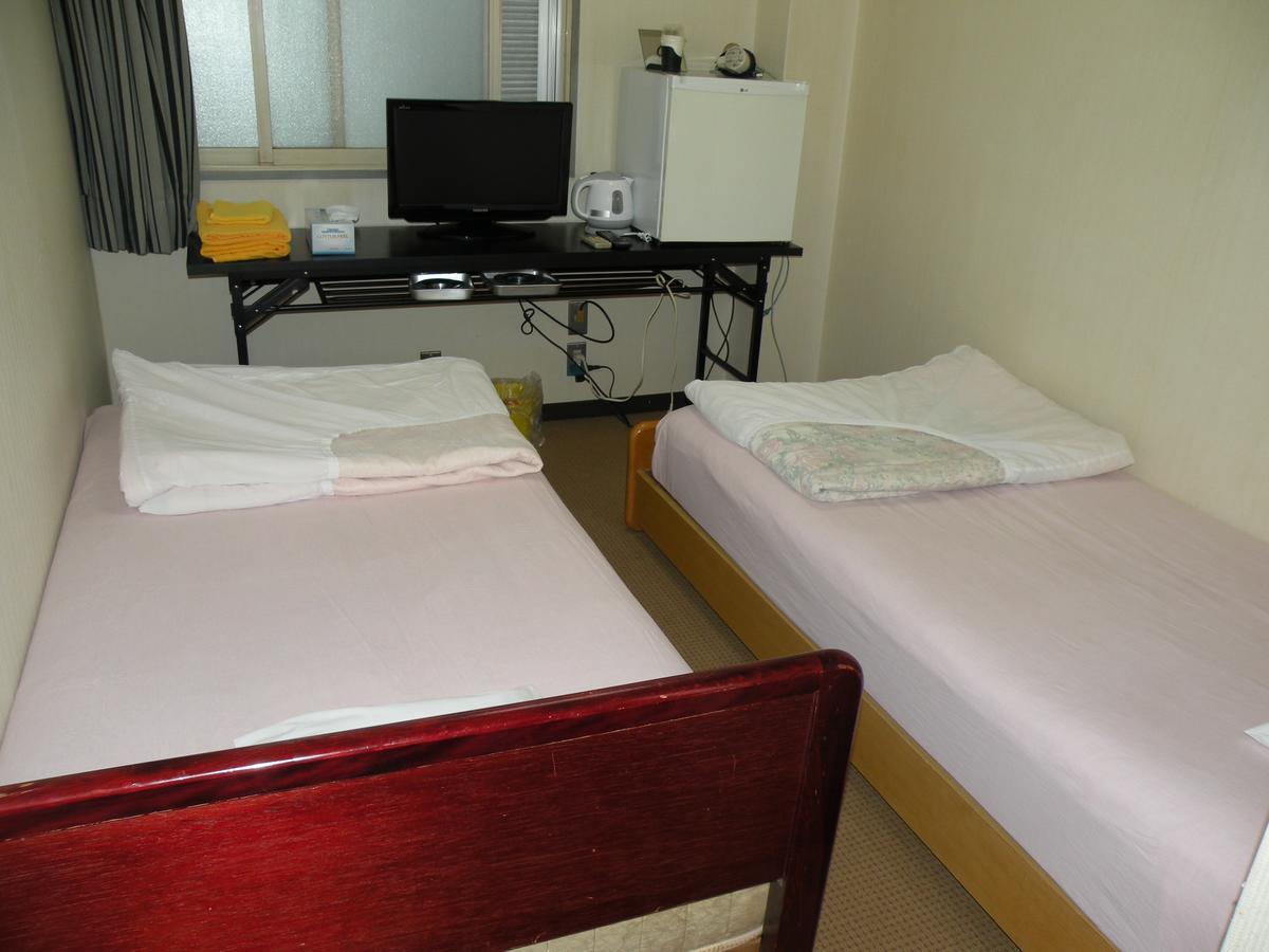 Business Hotel Minshuku Minato Токусіма Екстер'єр фото